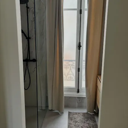 Golden Triangle Champs-elysees *