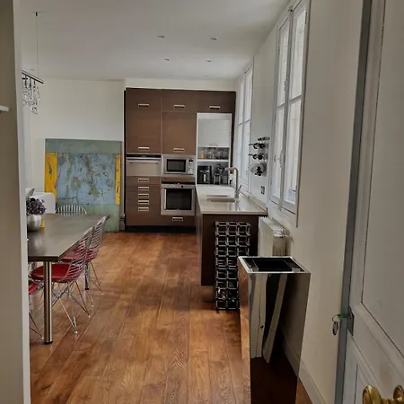 Golden Triangle Champs-elysees * Paris